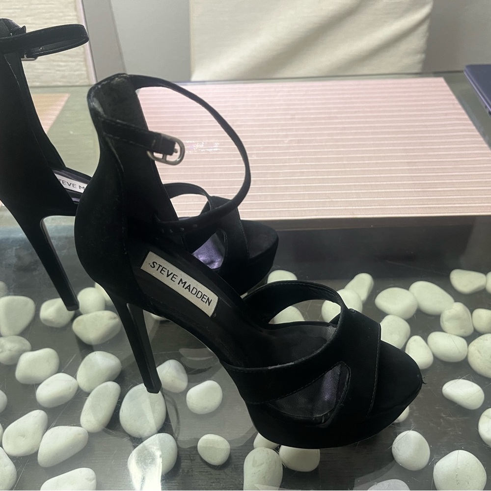 Steve Madden Modele Janelle Black suede Platform  Heels size 7